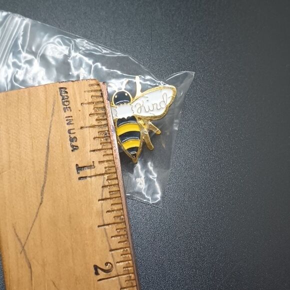 Bee kind honey bee alloy gold insect pin - Picture 6 of 6